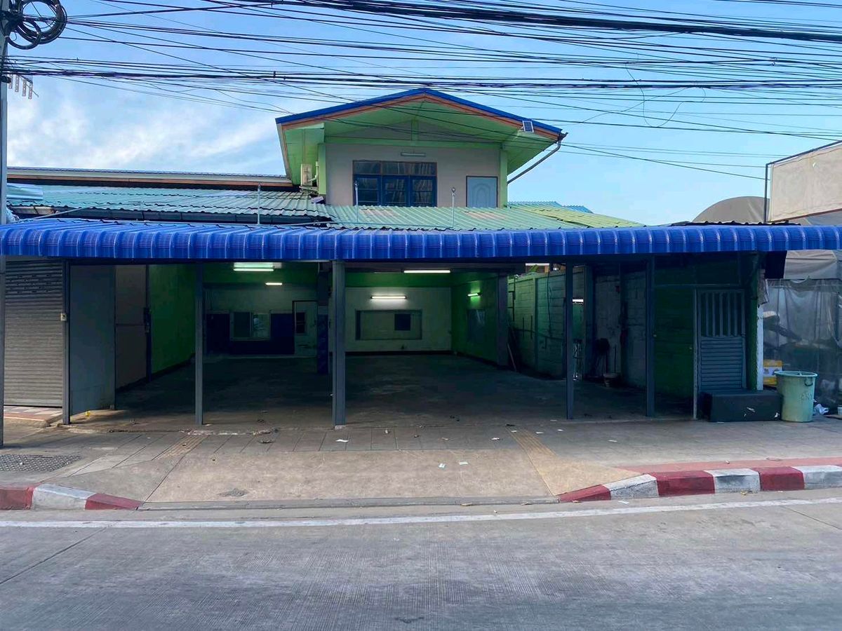 ให้เช่าร้านค้า/ตลาดนัดโชคชัย4 ลาดพร้าว71 : เปิดค้าขายทำเลทอง📍นาคนิวาส-โชคชัย4🏢หน้ากว้าง10ม.+ลานจอดรถ20คัน+ 