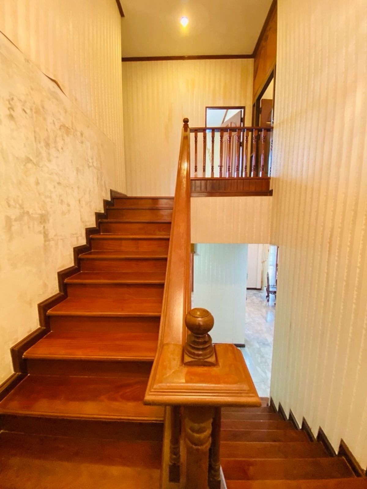 For SaleHouseOnnut, Udomsuk : Selling for only 28.9 million baht, large detached house for sale, 2 alleys intersecting each other. Wachiratham Sathit 44 – Sukhumvit 101/1 Phra Khanong, Bangkok, city center location, near BTS, near BITEC Bangna, True Digital Park and expressway entranc