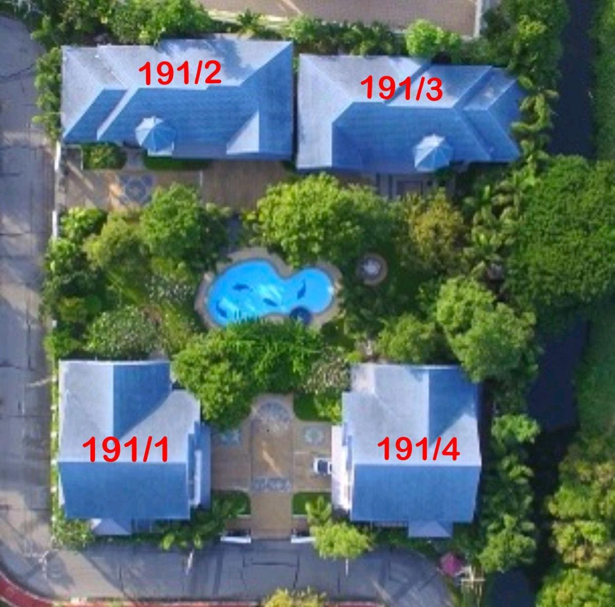 บ้านบางนา แบริ่ง ลาซาล : คฤหาสน์ ย่านบางนา  Luxury Living in​ Bangna (เลคไซค์ วิลล่า 2 )  Lake side villa 2  สำหรับการขาย 1 ยูนิค (มี4หลัง) ราคาเริ่มต้น 199,999,999.00บาท  สำหรับการเช่า 3  หลัง  ราคาเริ่มต้น (149,999บาท)  🏠🏠แบบบ้าน เดียว 2 แบบ 3ชั้น  (รวมชั้น ใต้ดิน ) บ้าน​ที่2