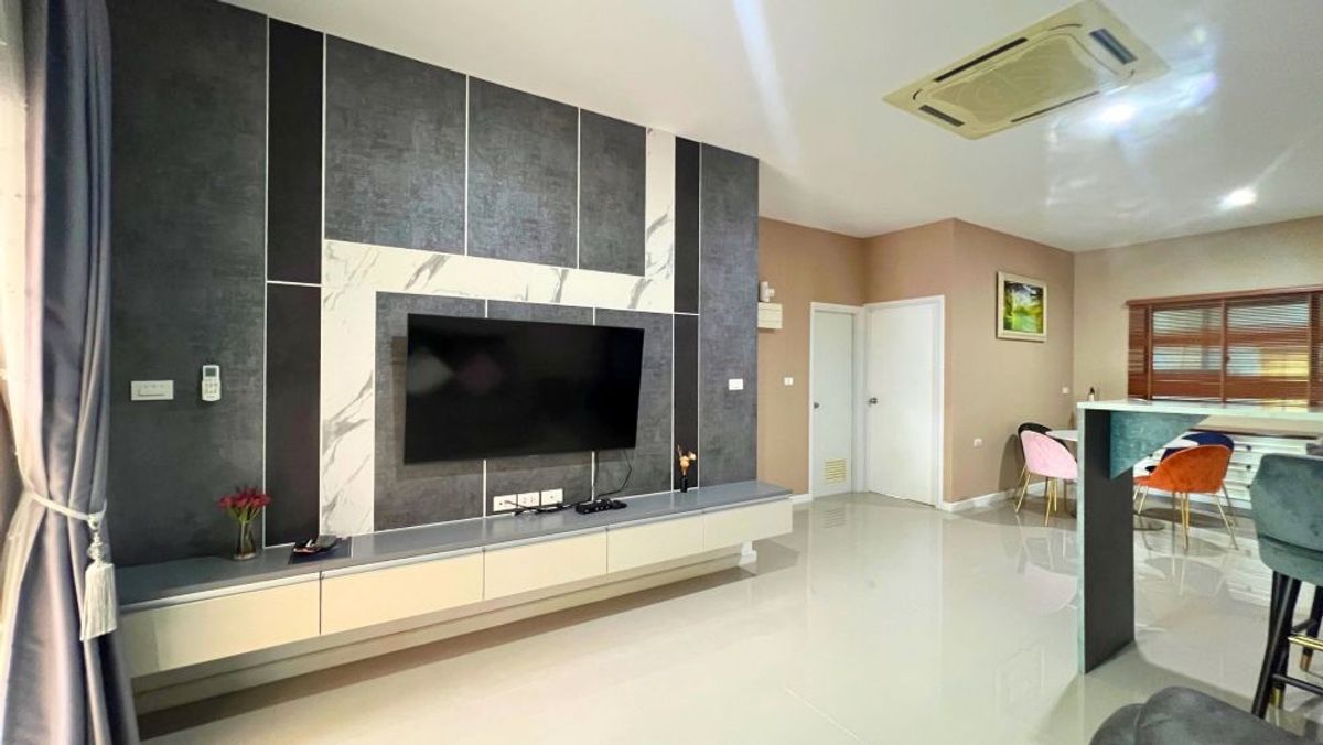 ขายบ้านระยอง : บ้านเดี่ยวใหม่ สไตล์โมเดิร์น พร้อมอยู่ นิคมพัฒนา ระยอง