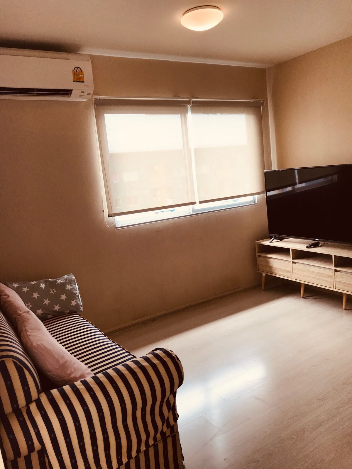 ขายคอนโดปทุมธานี รังสิต ธรรมศาสตร์ : ขาย Plum Condo Park รังสิต // 2 ห้องนอน ขนาด 44 ตรม // 2.1 ล้านเท่านั้น // ติดต่อ 094 456 1454 ฮัน
