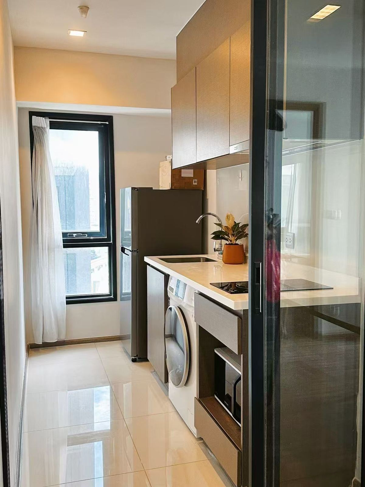 ให้เช่าคอนโดลาดพร้าว เซ็นทรัลลาดพร้าว : Life Ladprao Valley 2-bedrooms condo for rent!