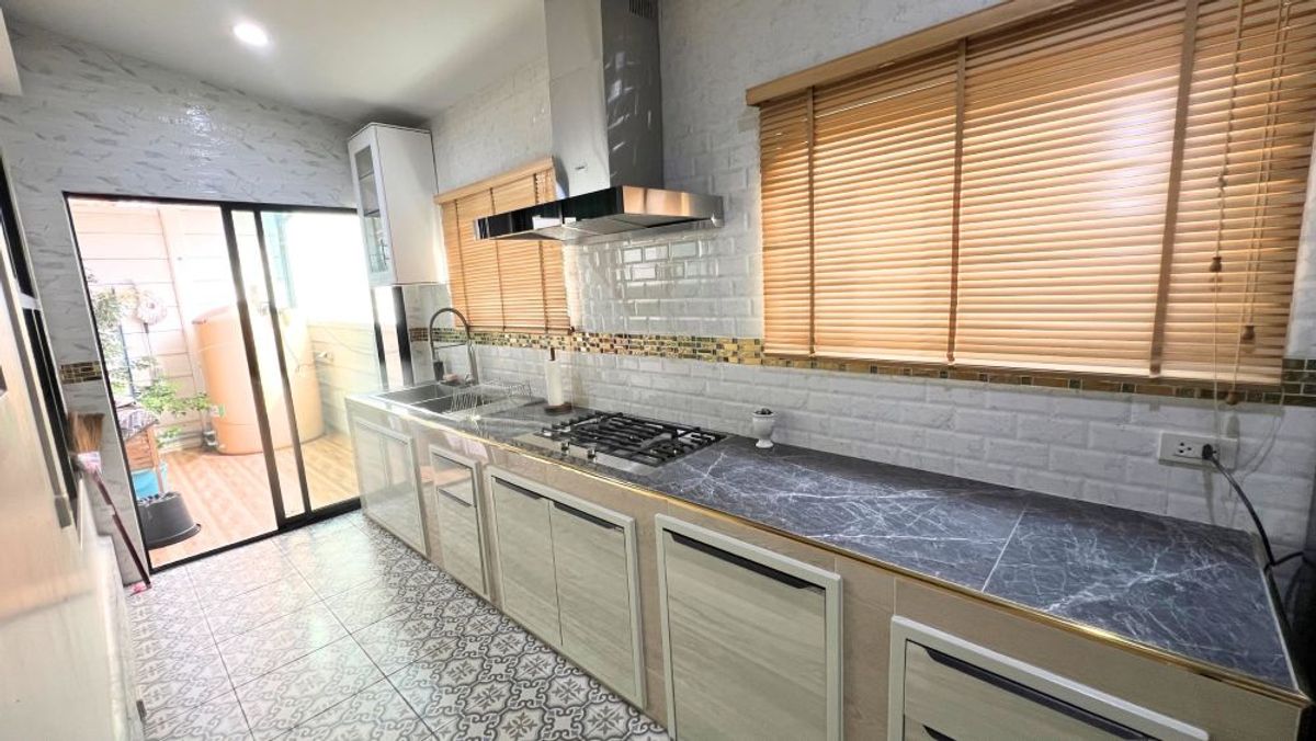 ขายบ้านระยอง : บ้านเดี่ยวใหม่ สไตล์โมเดิร์น พร้อมอยู่ นิคมพัฒนา ระยอง