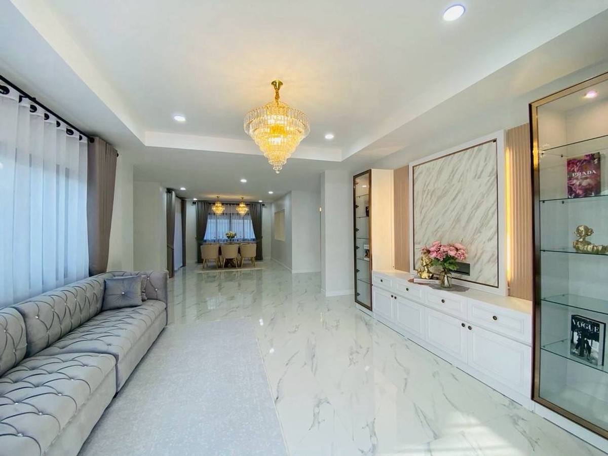 ขายบ้านเสรีไทย-นิด้า : อารีนา การ์เด้นท์ ขาย บ้านสวย ใหม่กริบ โลเกชั่น เสรีไทย-สวนสยาม 