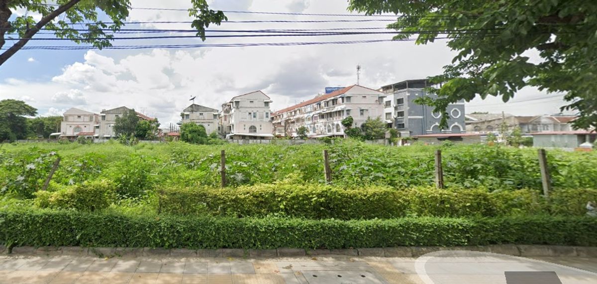 ขายที่ดินอ่อนนุช อุดมสุข : ขายด่วนที่ดินอ่อนนุช ขนาด 1,800 ตร.วา เหมาะสำหรับพัฒนาโครงการอสังหาริมทรัพย์ เช่น โครงการโฮมออฟฟิศ