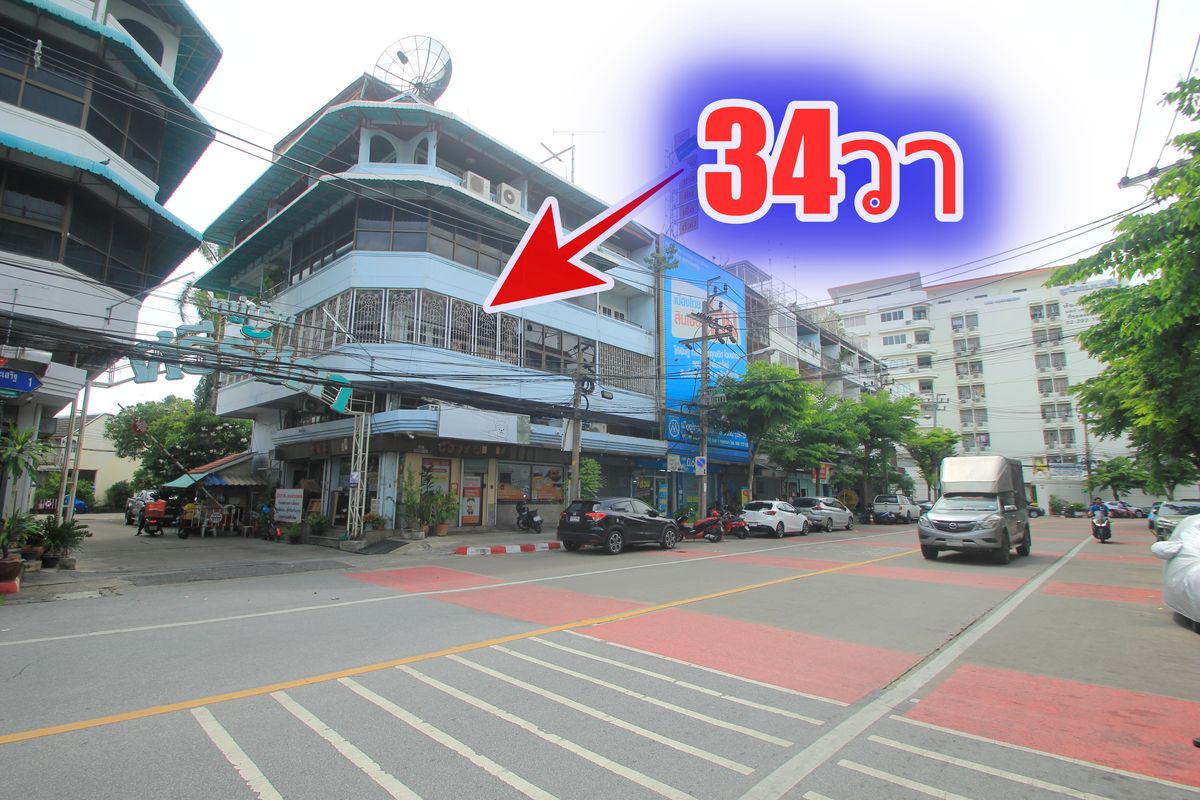 For SaleShop HouseSathorn, Narathiwat : Commercial building, Rama 3, Charoen Krungs. 2 pairs of roadside The corner room of the alley is noble. 1 In front of Sri Ratchada Village, near Sathorn Expressway, Silom, can live, trade, office