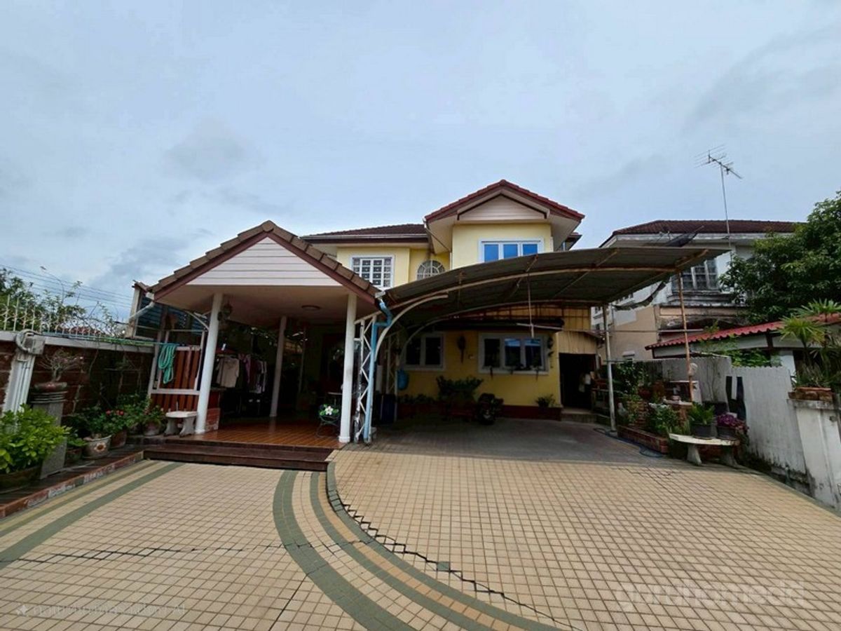 For SaleHouseEakachai, Bang Bon : 2 storey detached house for sale, Wararam Petchkasem 81, Phase 2, Bang Bon. This is the best value of 72 sq.m., 4 bedrooms, 2 water.