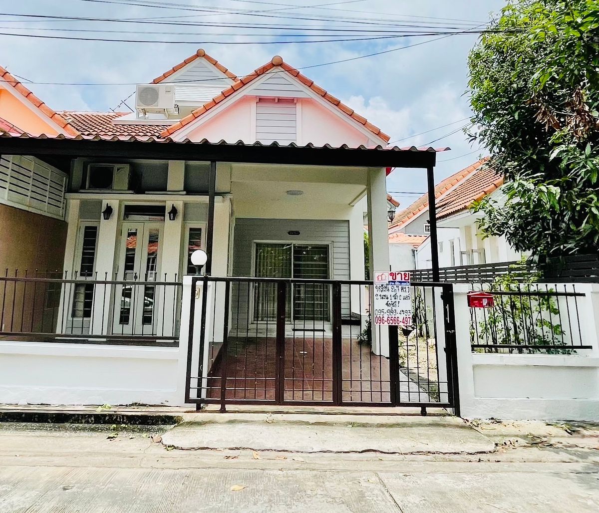 For SaleTownhomePathum Thani,Rangsit, Thammasat : House for sale, Wararak, Rangsit, Khlong Sam