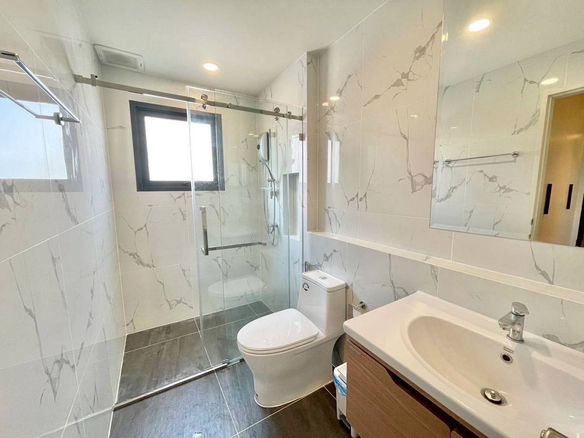 For RentHouseBangna, Bearing, Lasalle : P-2772 Urgent rent! Centro Bangna, beautiful house, ready to live in a good location near Mega Bangna