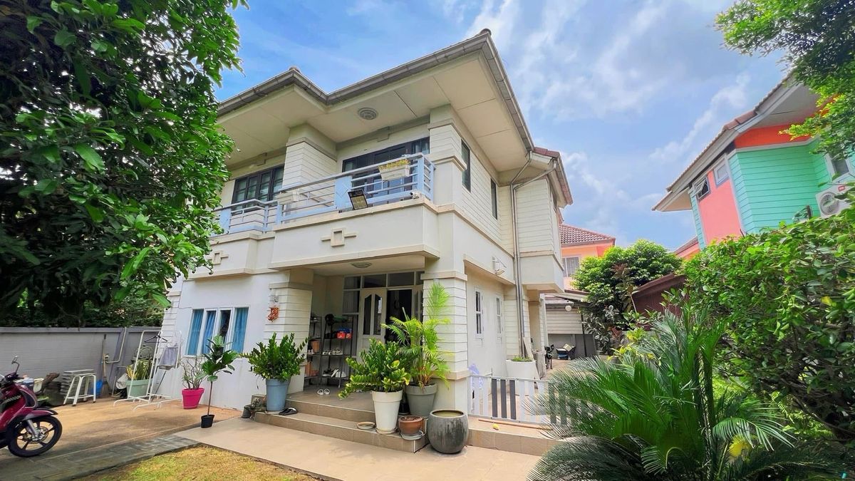 ขายบ้านนวมินทร์ รามอินทรา : 🏡 ขายด่วน! บ้านเดี่ยวหลังใหญ่ 91.3 ตร.ว. รามอินทรา ใกล้แฟชั่น, รถไฟฟ้าสายสีชมพู 🩷 ซ.คู้บอน 27