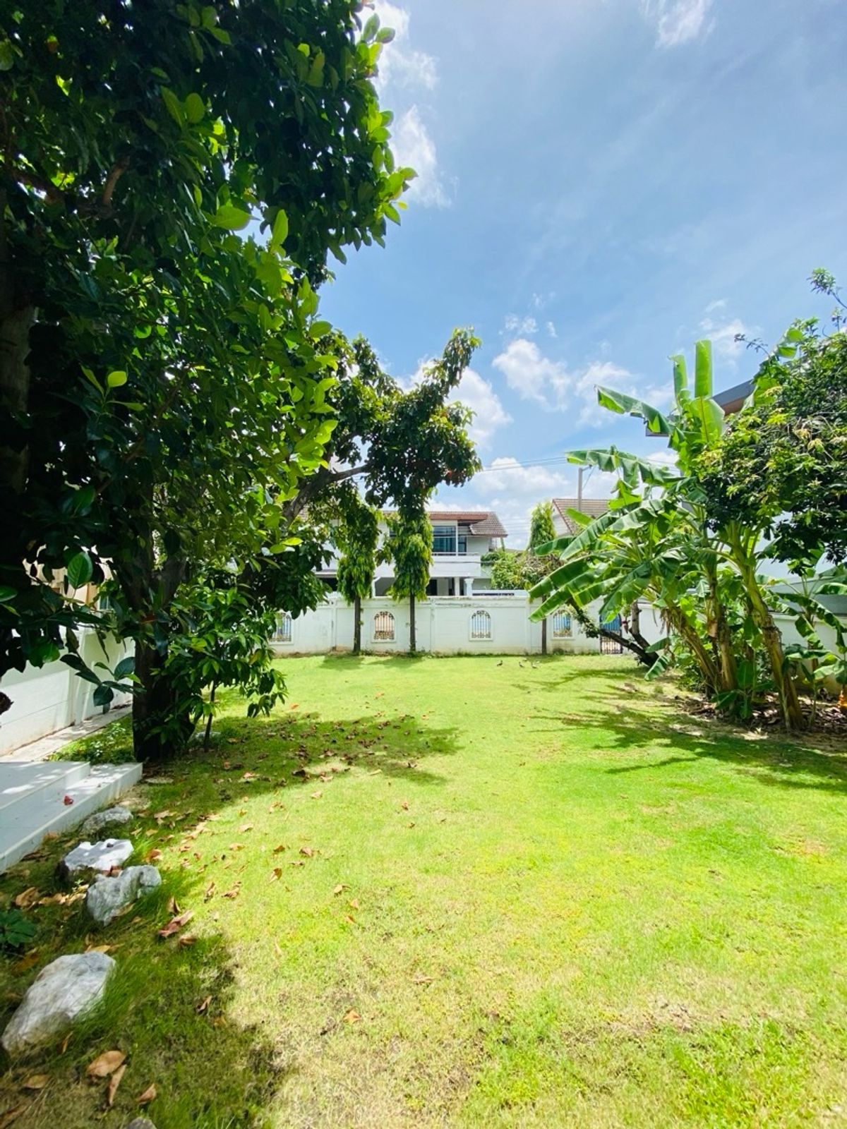 For SaleHouseOnnut, Udomsuk : Selling for only 28.9 million baht, large detached house for sale, 2 alleys intersecting each other. Wachiratham Sathit 44 – Sukhumvit 101/1 Phra Khanong, Bangkok, city center location, near BTS, near BITEC Bangna, True Digital Park and expressway entranc