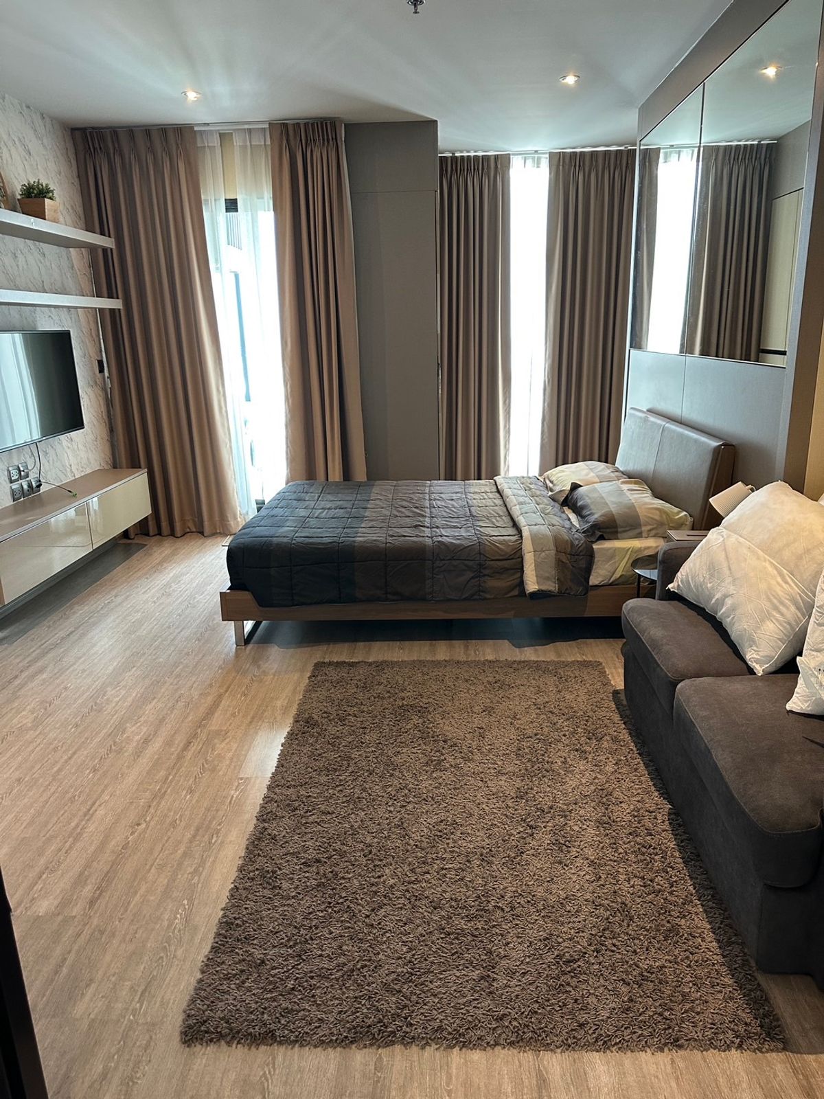 CondoSukhumvit, Asoke, Thonglor : For Sale/Rent Rhythm Ekkamai // Studio // 30 SQ.M