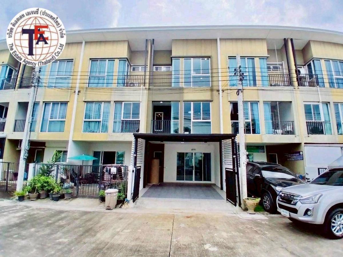 ขายทาวน์โฮมนวมินทร์ รามอินทรา : ขายทาวน์โฮม 3 ชั้น หมู่บ้าน เบล็สทาวน ์รามอินทรา 127 มีนบุร ีรถไฟฟ้าสีชมพู เศรษฐบุตรบำเพ็ญ สุวินทวงศ์ สินแพทย์ แฟชั่นไอส์แลนด์ ซาฟารีเวิลด์ วัดบางชัน โรงเรียนเศรษฐบุตรบําเพ็ญ  สวนสยาม โรงเรียนเศรษฐบุตรบําเพ็ญ มีนบุรีโปลีเทคนิค สนามบินสุวรรณภูมิ