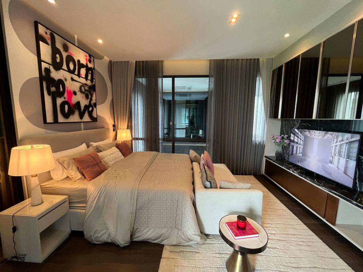 For SaleHouseLadkrabang, Suwannaphum Airport : 🏡 3 -story house for sale Type Loch Project Grand Bangkok Boulevard Yard Bangna - Super Luxury luxury house only 31 units.