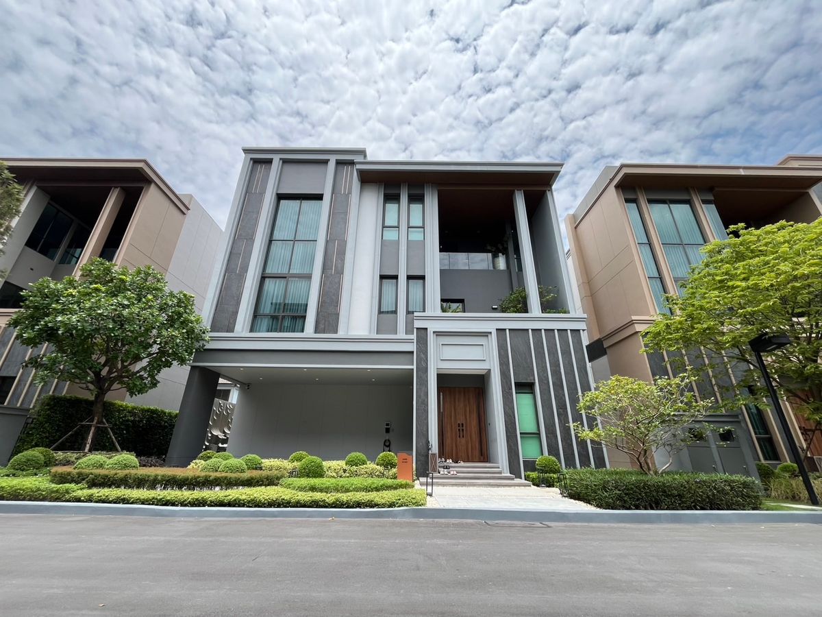ขายบ้านลาดกระบัง สุวรรณภูมิ : 🏡 ขายบ้านเดี่ยว 3 ชั้น TYPE LOCH โครงการ Grand Bangkok Boulevard Yard บางนา — บ้านหรูระดับ Super Luxury เพียง 31 ยูนิตเท่านั้น