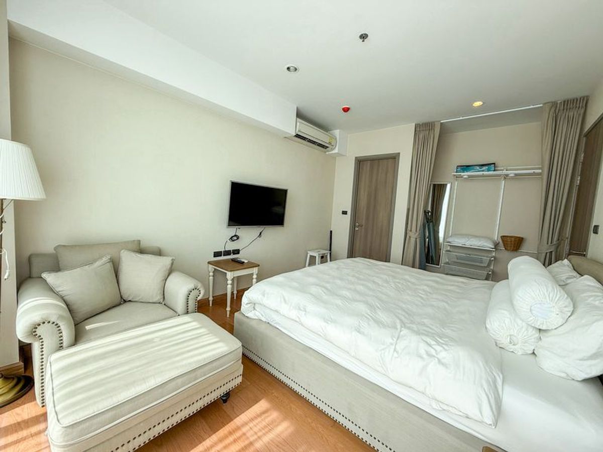 CondoSriracha Laem Chabang Ban Bueng : For sale, Marina Bay Front Condo in the heart of Sriracha, high class, beautiful view, great value