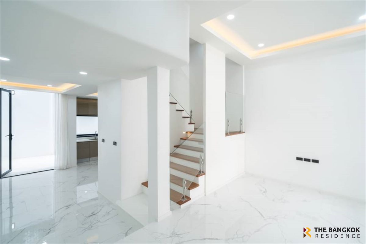 ขายบ้านสุขุมวิท อโศก ทองหล่อ : 🩵 Townhouse Sukhumvit 15 🩵 near BTS asoke