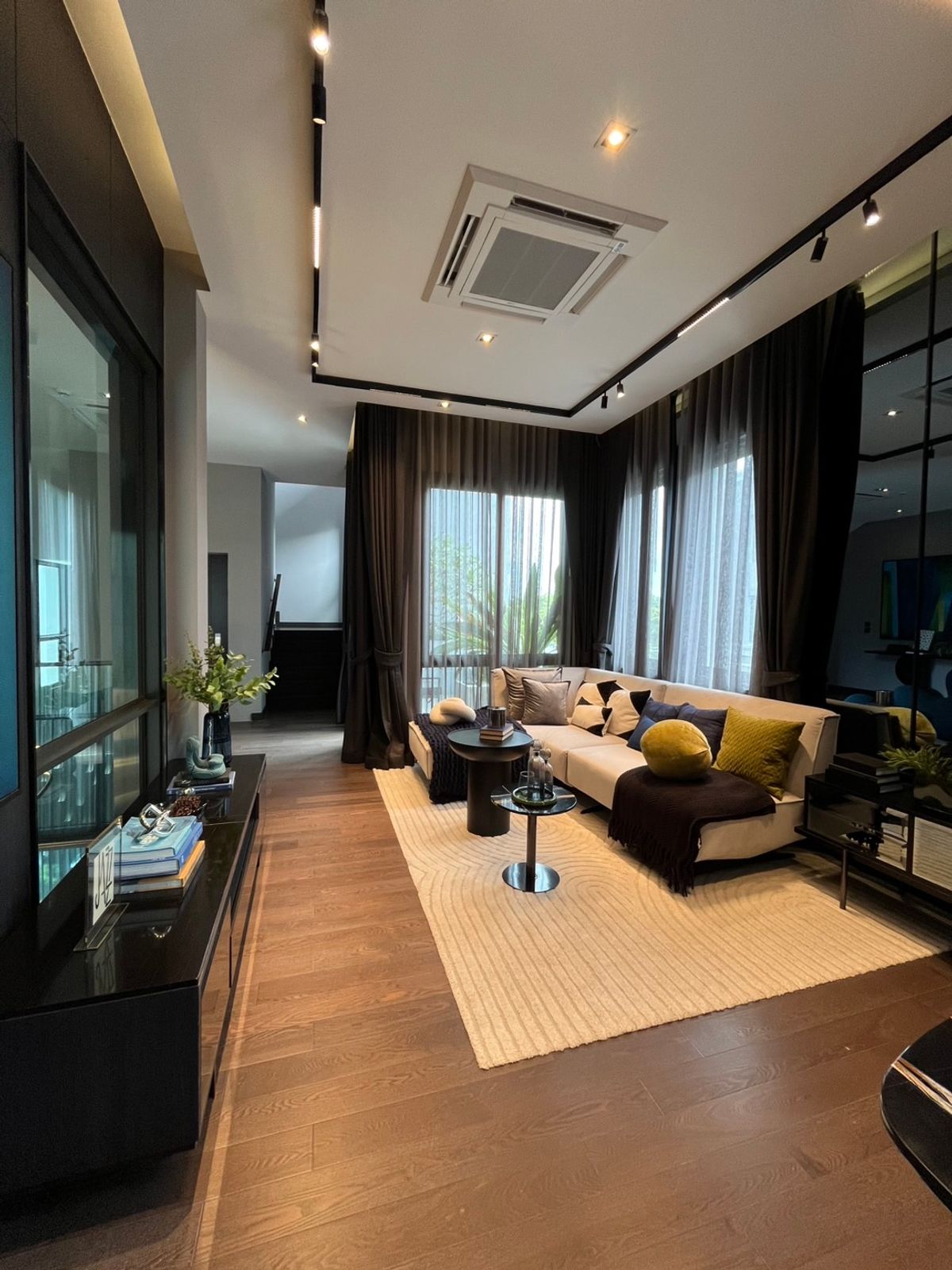 For SaleHouseLadkrabang, Suwannaphum Airport : 🏡 3 -story house for sale Type Loch Project Grand Bangkok Boulevard Yard Bangna - Super Luxury luxury house only 31 units.