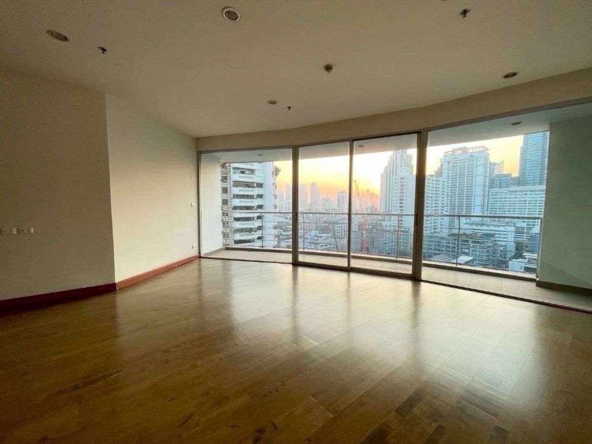 ขายคอนโดสุขุมวิท อโศก ทองหล่อ : Master Centrium for sale 