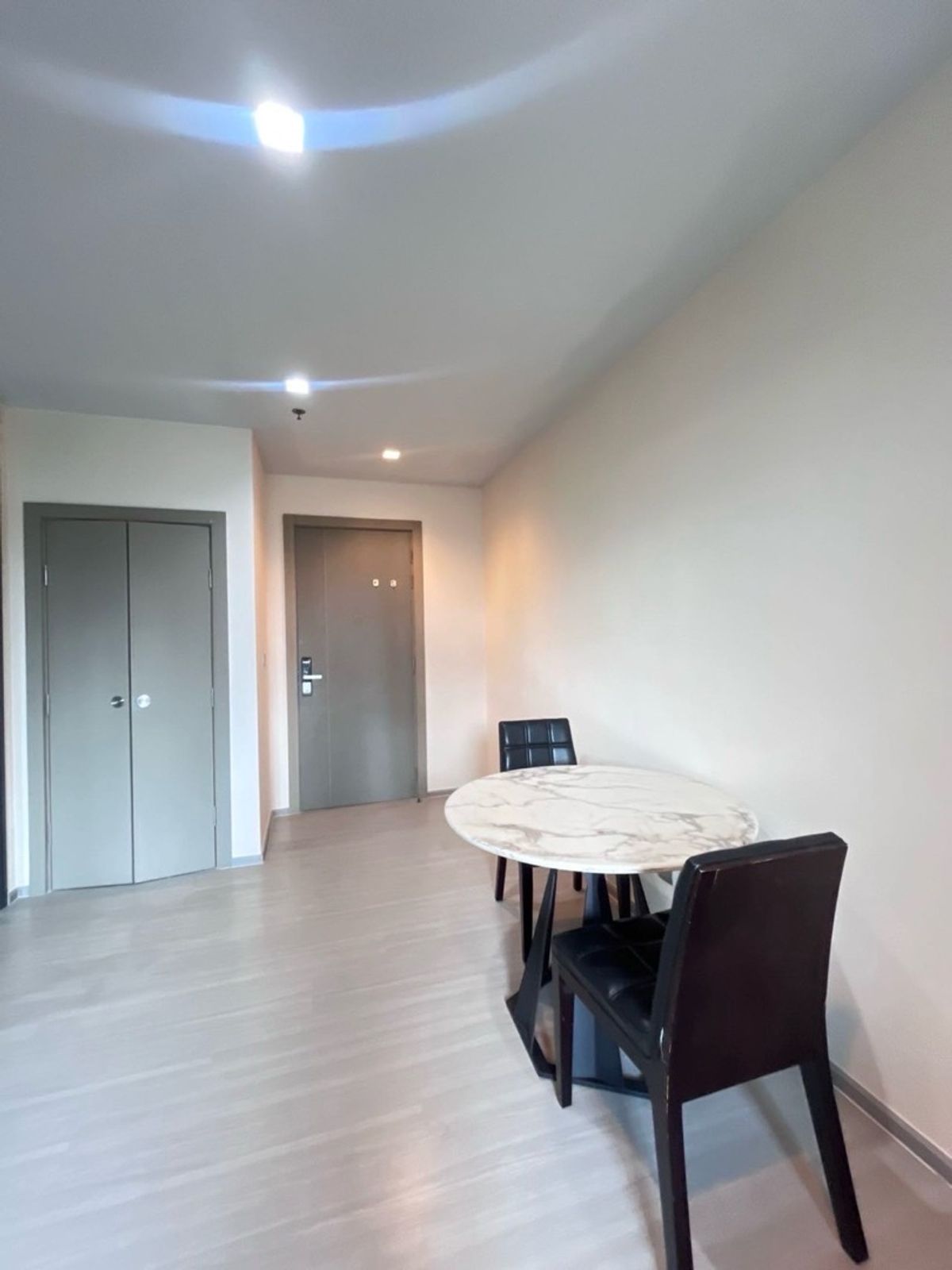 ขายคอนโดพระราม 9 เพชรบุรีตัดใหม่ RCA : 🎁Life Asoke Rama9 ขาย2นอน2น้ำ 