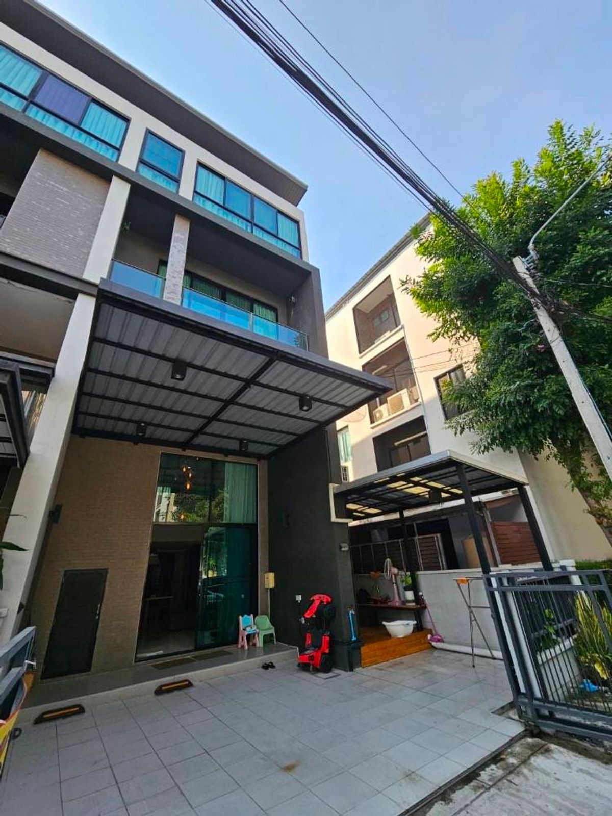 ขายทาวน์โฮมเกษตรศาสตร์ รัชโยธิน : ขายทาวน์โฮมหลังมุม 3.5 ชั้น บ้านกลางเมือง วิภาวดี 64 พร้อมเข้าอยู่ ทำเลดี 15 นาที ถึง ม.เกษตร ใกล้รถไฟฟ้า เขียว-ชมพู
