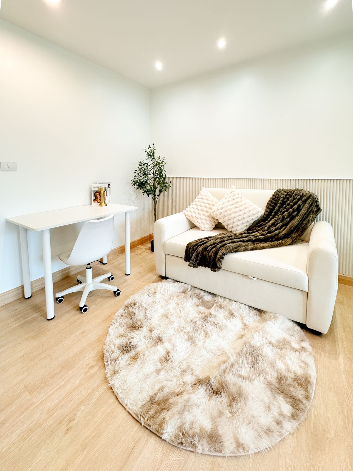 ขายคอนโดพระราม 2 บางขุนเทียน : ขายห้องสวย!! คอนโด แกรนด์ ทิวลิป แอด อ้อมน้อย (Tulip Square @ Aomnoi) ตกแต่งพร้อมลากกระเป๋าเข้าอยู่ได้เลย