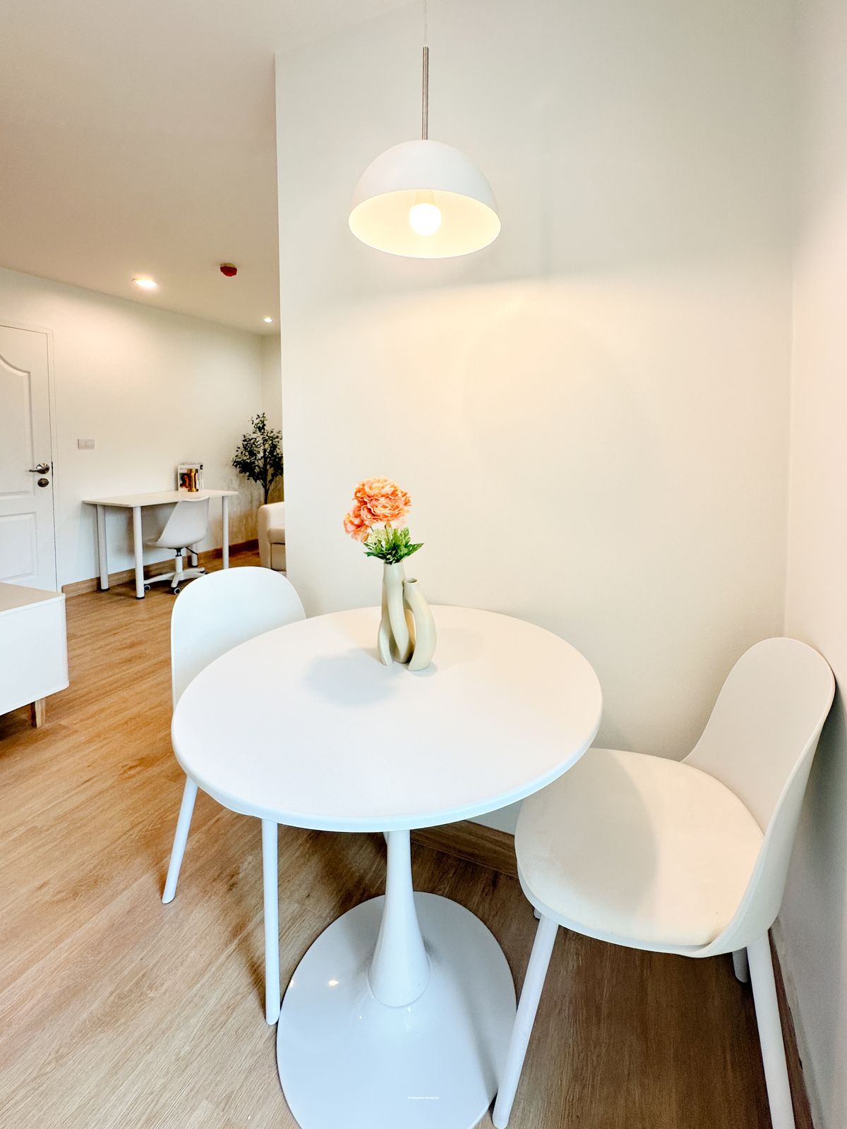 ขายคอนโดพระราม 2 บางขุนเทียน : ขายห้องสวย!! คอนโด แกรนด์ ทิวลิป แอด อ้อมน้อย (Tulip Square @ Aomnoi) ตกแต่งพร้อมลากกระเป๋าเข้าอยู่ได้เลย