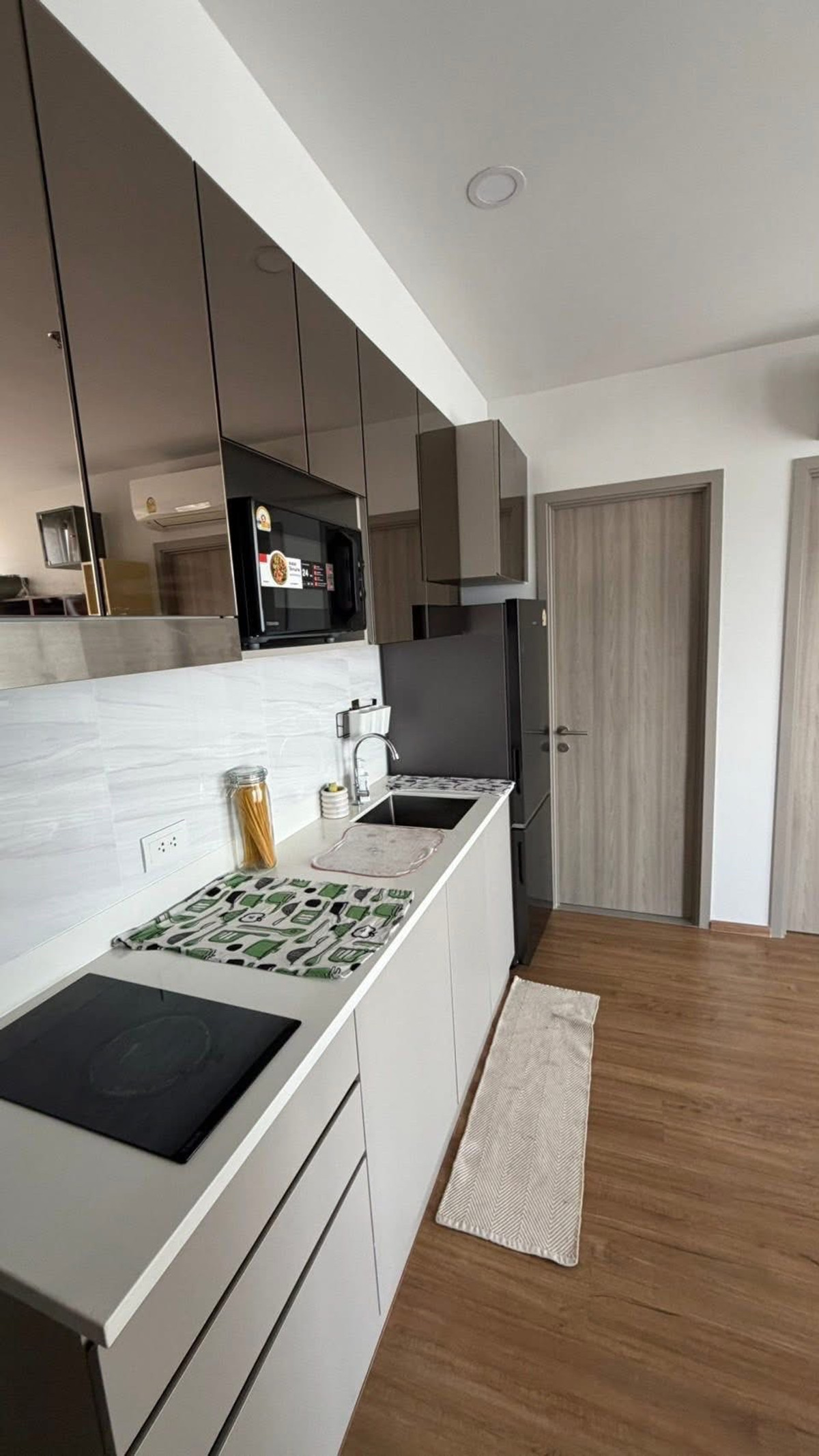 ให้เช่าคอนโดพระราม 9 เพชรบุรีตัดใหม่ RCA : ✨ GT15964 |  คอนโด Cloud Thonglor-Phetchaburi เดินทางสะดวก ใกล้รถไฟฟ้าเอ็มอาที มีรถรับส่ง ห้องสวย เฟอร์นิเจอร์ครบ พร้อมอยู่!