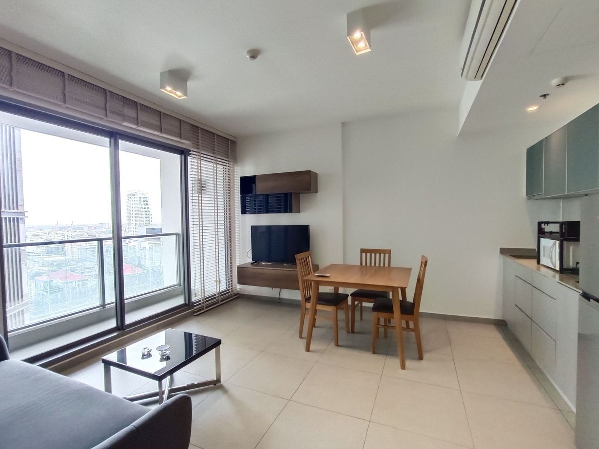 ให้เช่าคอนโดสุขุมวิท อโศก ทองหล่อ : คอนโด 1 ห้องนอนให้เช่าและขายที่ Lofts Ekkamai