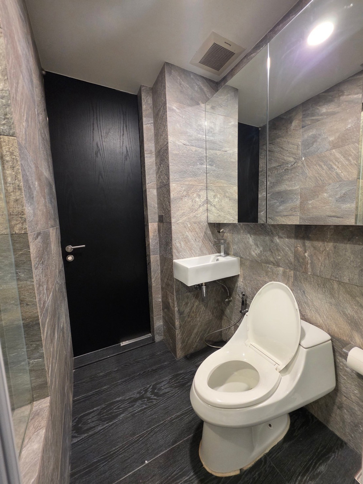 ให้เช่าคอนโดสะพานควาย จตุจักร : ★Rhythm Phahol - Ari★ ขนาด 46 ตรม .ชั้น 28 ★ใกล้ BTS อารีย์★บิ๊กซี สะพานควาย, Villa Market★การเดินทางสะดวกมากมาย★เครื่องใช้ไฟฟ้าครบครัน