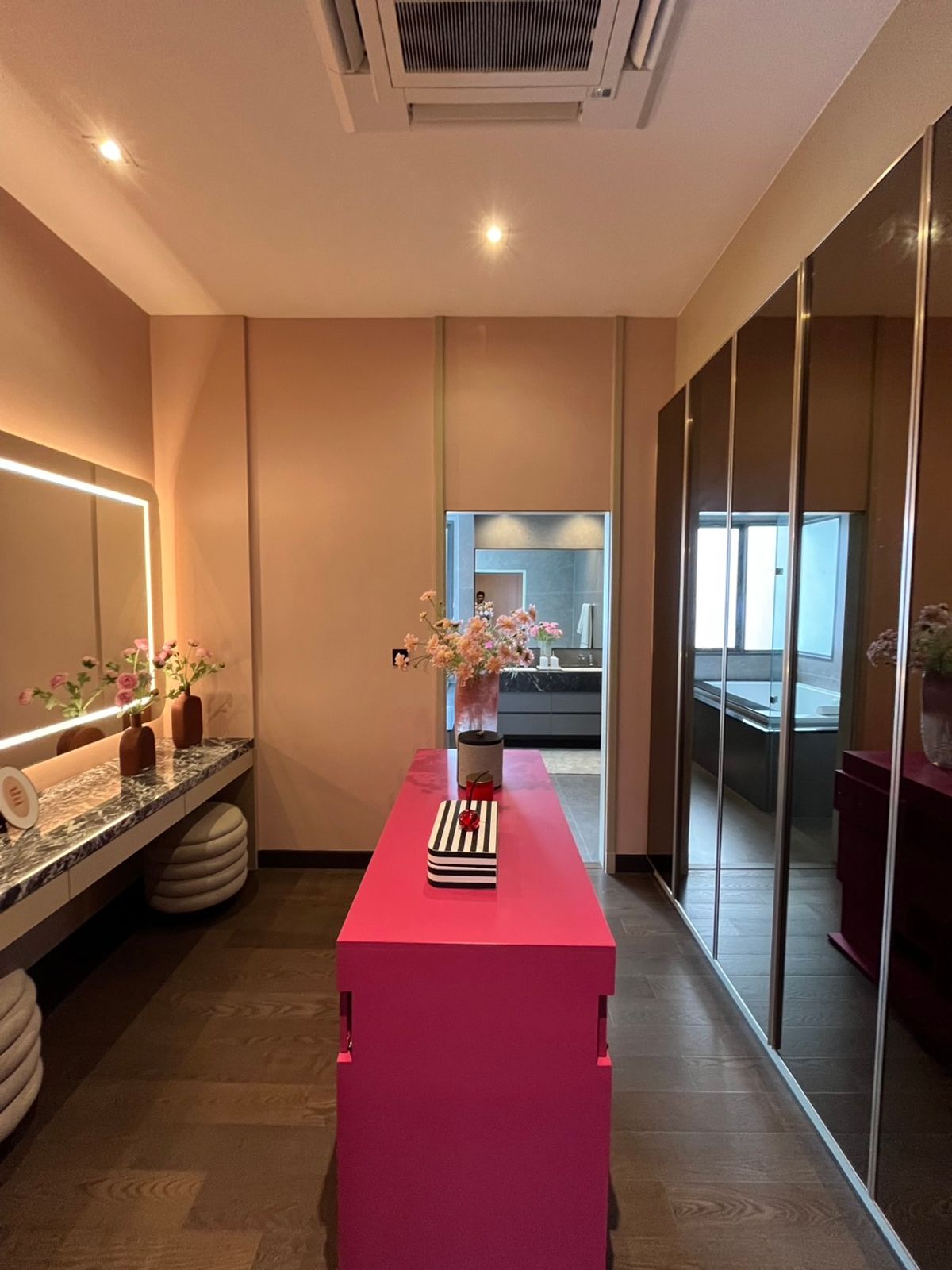 For SaleHouseLadkrabang, Suwannaphum Airport : 🏡 3 -story house for sale Type Loch Project Grand Bangkok Boulevard Yard Bangna - Super Luxury luxury house only 31 units.