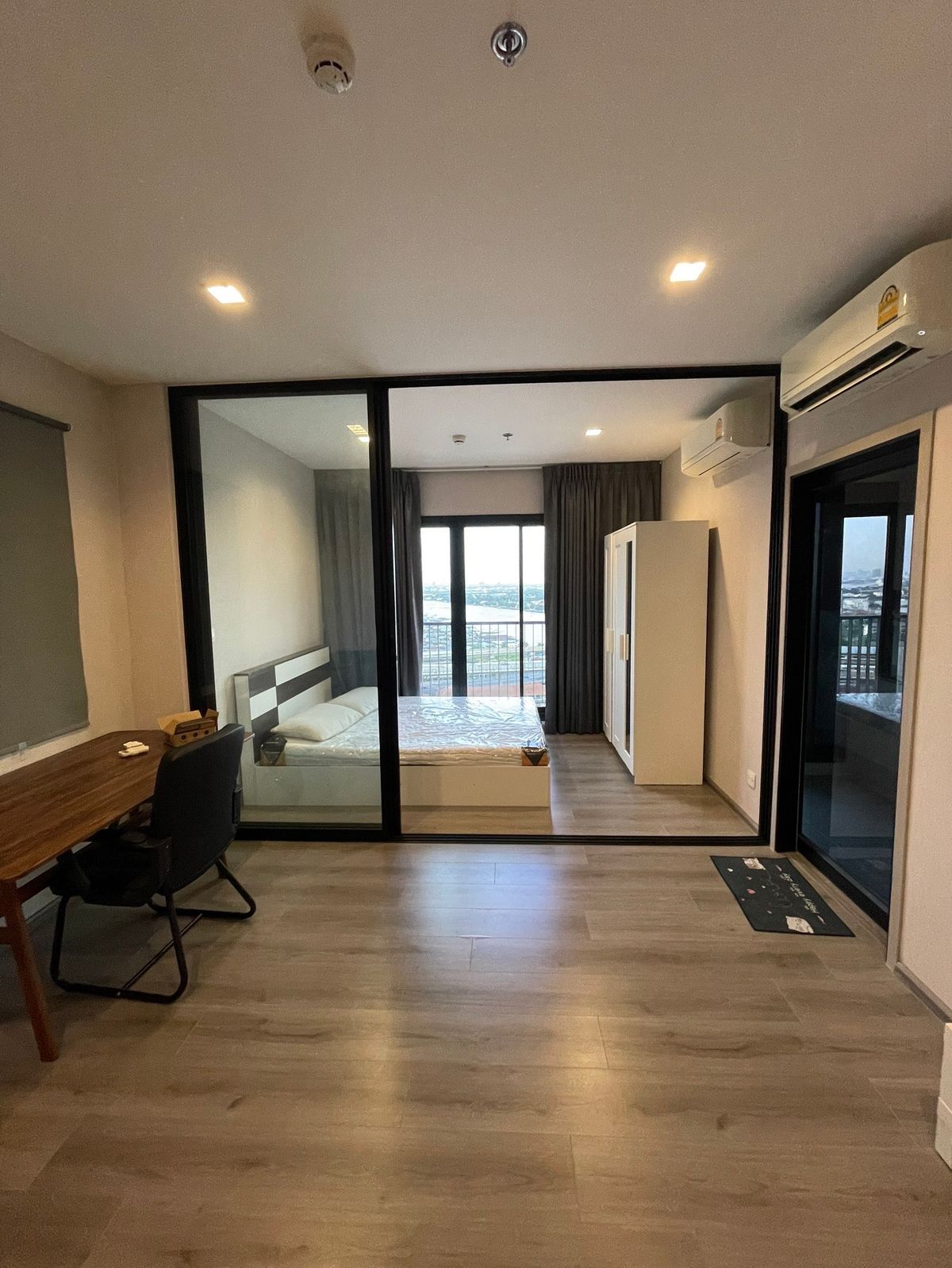 ให้เช่าคอนโดรัตนาธิเบศร์ สนามบินน้ำ พระนั่งเกล้า : Politan Rive Studio 