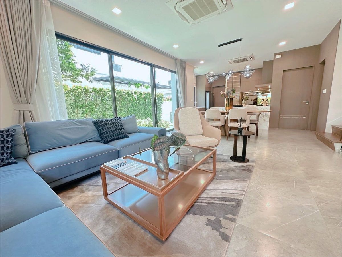 ให้เช่าบ้านบางนา แบริ่ง ลาซาล : Salila🚩 Mantana Village Km.15 – Premier Model Home Perfect Location | Exceptional Environment North-facing home | Next to the clubhouse | Landscaped garden | Thai & Western kitchens