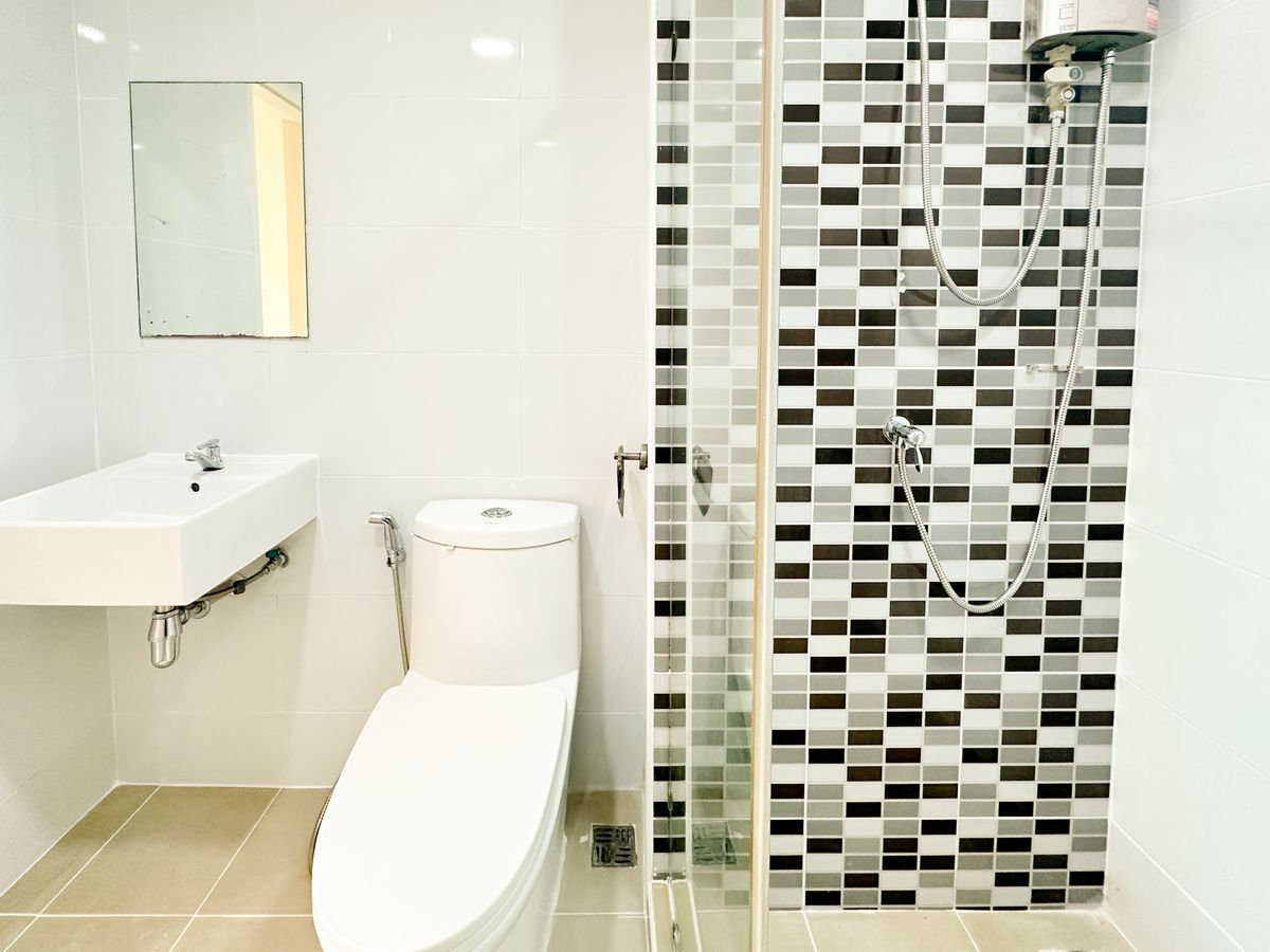 ขายคอนโดพระราม 2 บางขุนเทียน : ขายห้องสวย!! คอนโด แกรนด์ ทิวลิป แอด อ้อมน้อย (Tulip Square @ Aomnoi) ตกแต่งพร้อมลากกระเป๋าเข้าอยู่ได้เลย