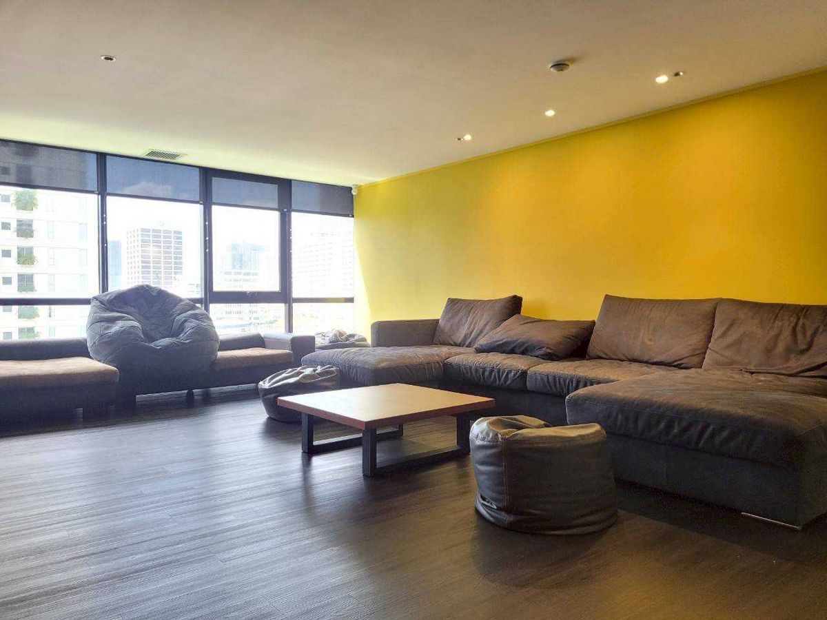 For RentOfficeSilom, Saladaeng, Bangrak : Office for rant Sethiwan Tower, 8BC 372 sq.w., near St. Louis BTS