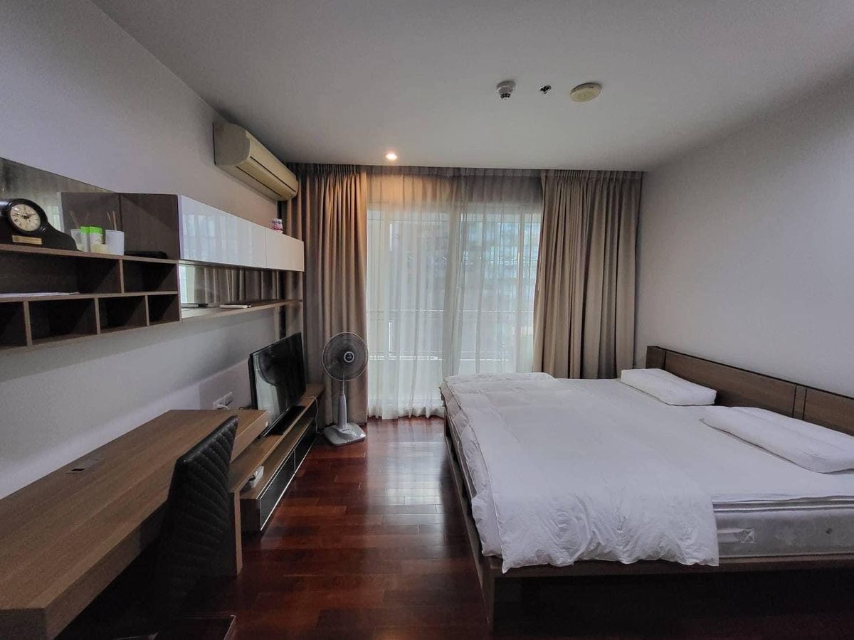 ให้เช่าคอนโดพระราม 9 เพชรบุรีตัดใหม่ RCA : ให้เช่า Circle Condominium เพชรบุรี 36 | ห้อง Studio 28 ตร.ม. ชั้น 26 | ใกล้บำรุงราษฎร์, ARL, BTS, MRT | เพียง 17,000 บาท | LINE: @323gqmho | Ref: T1931