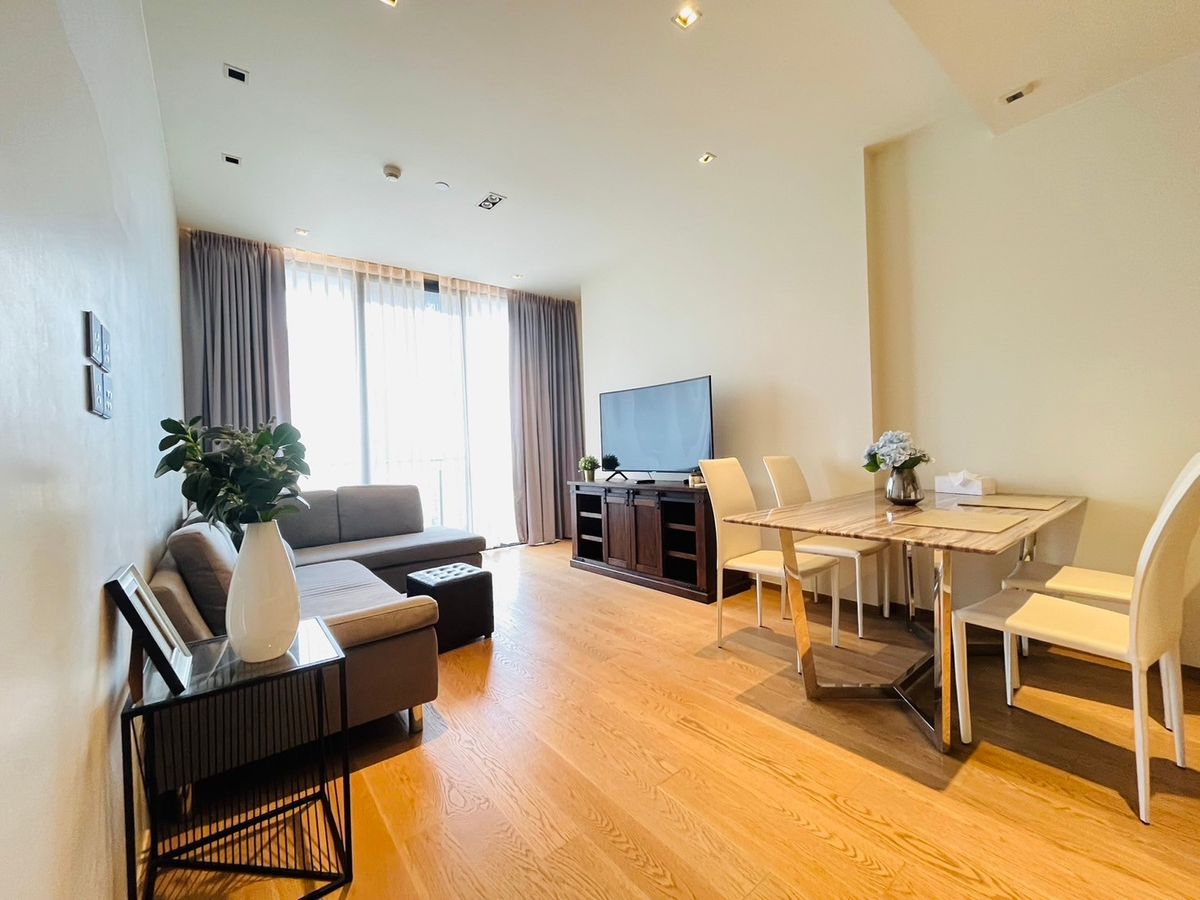 ให้เช่าคอนโดสุขุมวิท อโศก ทองหล่อ : FOR RENT  2 BEDROOM 2 BATHROOM 81 SQ.M  FULLY FURNITURE    { READY TO MOVE IN }