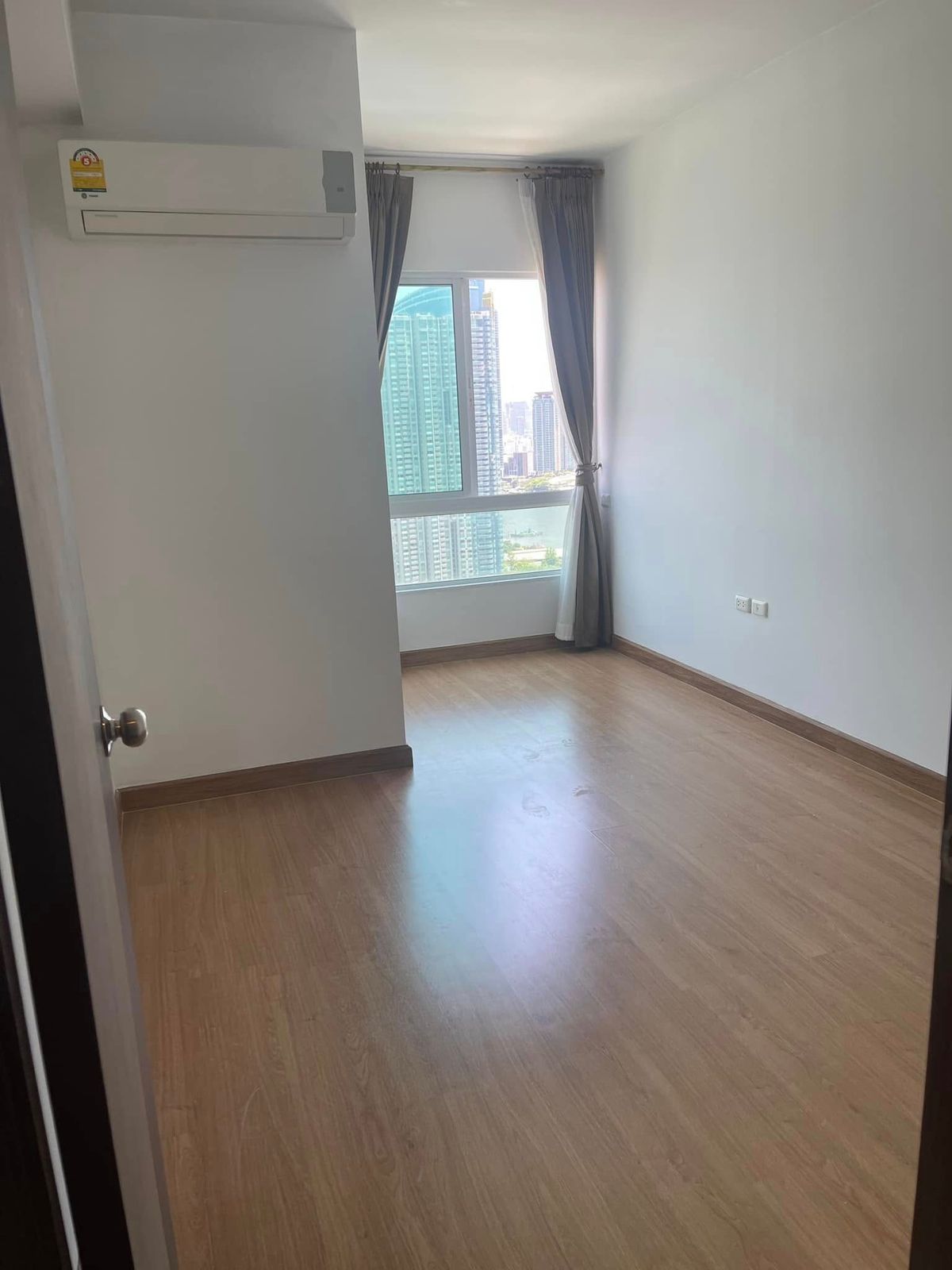 ขายคอนโดวงเวียนใหญ่ เจริญนคร : Supalai River Resort Charoen Nakhon / 1 Bedroom (SALE WITH TENANT), ศุภาลัย ริเวอร์ รีสอร์ท เจริญนคร / 1 ห้องนอน (ขายพร้อมผู้เช่า) MHOW673