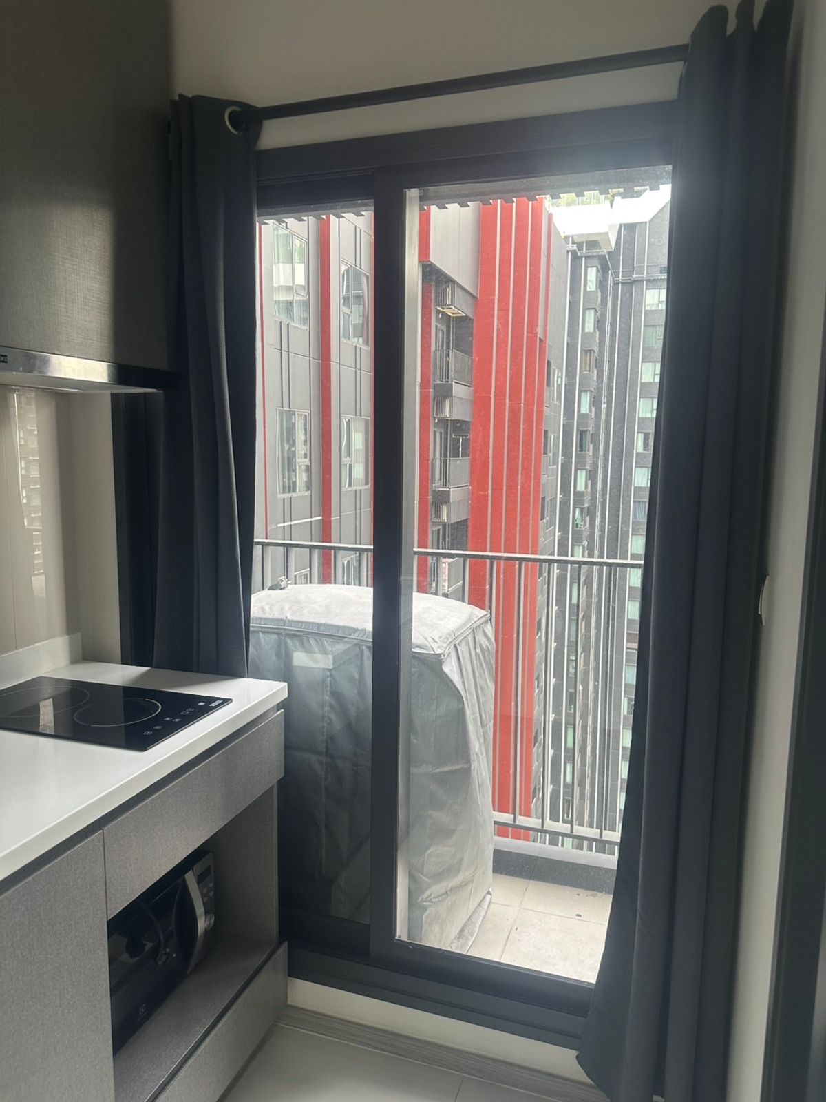 ให้เช่าคอนโดพระราม 9 เพชรบุรีตัดใหม่ RCA : 🔥ให้เช่าด่วน🔥โนเบิล นิว ดิสทริค อาร์ไนน์ คอนโดใหม่ ใจกลางพระรามเก้า ติดถนนใหญ่เดินทางสะดวก