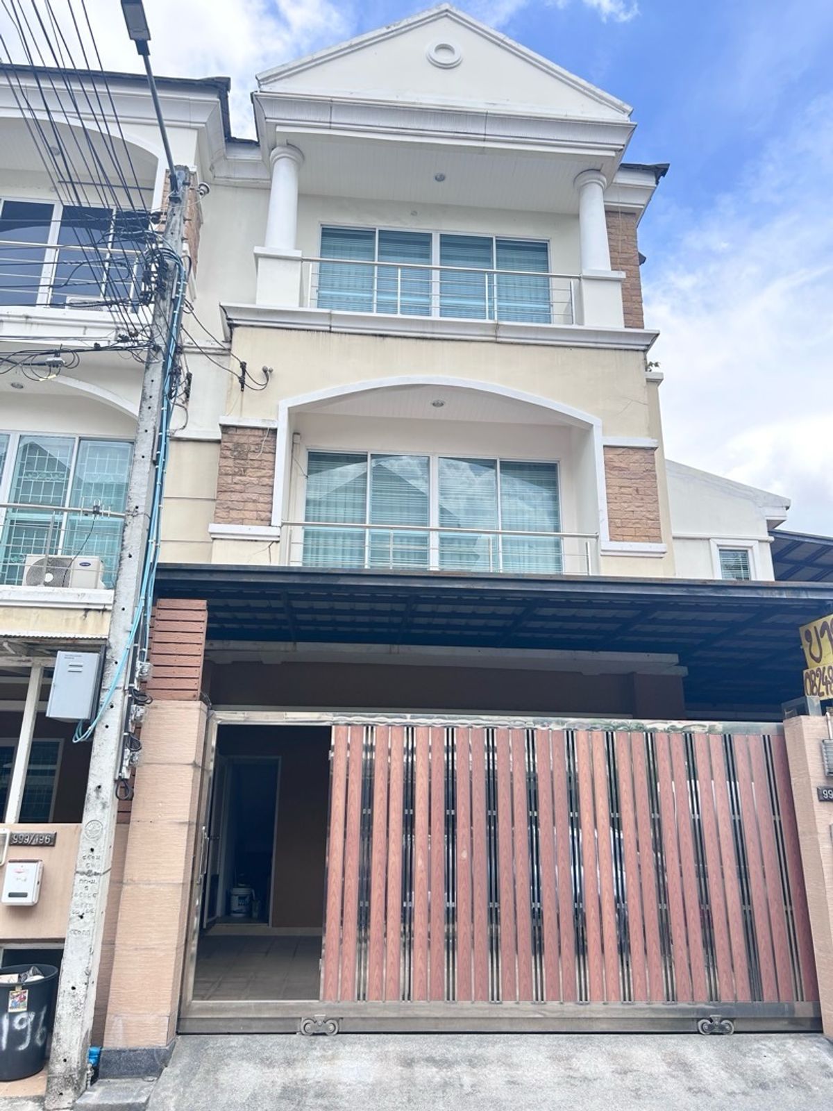 ขายทาวน์โฮมเกษตรศาสตร์ รัชโยธิน : ขายด่วน ทาวน์โฮม หลังริม ไม่เคยเข้าอยู่