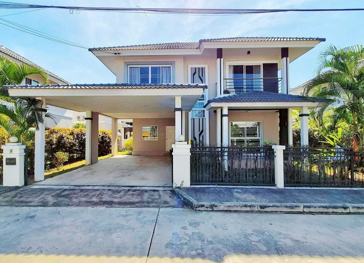 For RentHouseChiang Mai : House in the project Rent 19,000 baht per month. Travel only 10 minutes to Charoen Charoen Market No.13H578.
