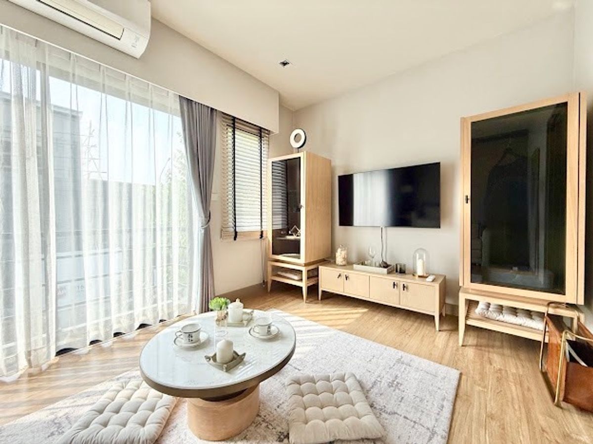 ขายทาวน์โฮมเกษตรศาสตร์ รัชโยธิน : 🏛️Baan Klang Mueng พหลฯ - รามอินทรา🌈ทาวน์โฮม 3 ชั้น URBANIST ขนาด 141 ตร.ม. 35.5 ตร.ว. | 3 ห้องนอน 3 ห้องน้ำ 2 ที่จอด เริ่ม 4.79 MB ติดต่อนัดชม Tel.0922635410 (เอิร์ธ)