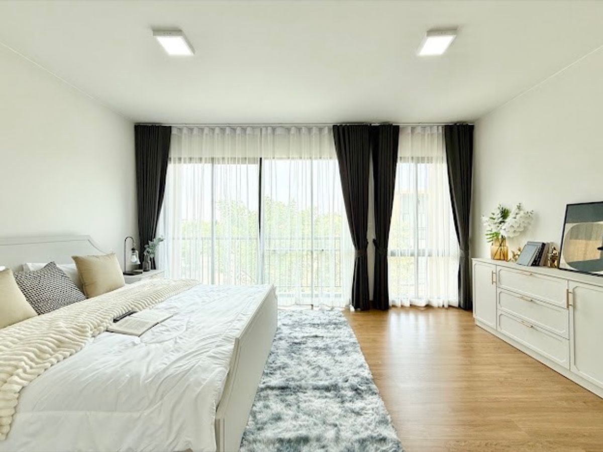 ขายทาวน์โฮมเกษตรศาสตร์ รัชโยธิน : 🏛️✨Baan Klang Mueng พหลฯ - รามอินทรา | ทาวน์โฮม 3 ชั้น TERRARIA ขนาด 142 ตร.ม. 35.5 ตร.ว. | 3 ห้องนอน 3 ห้องน้ำ 2 ที่จอด เริ่ม 4.79 MB ติดต่อนัดชม Tel.0922635410 (เอิร์ธ)