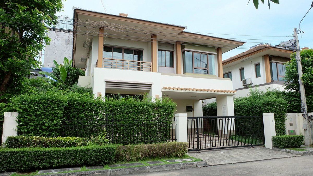 ให้เช่าบ้านบางนา แบริ่ง ลาซาล : RENT: รหัสทรัพย์H2300  📍 บ้านเดี่ยว โครงการเศรษฐสิริ ซอยราชวินิต 