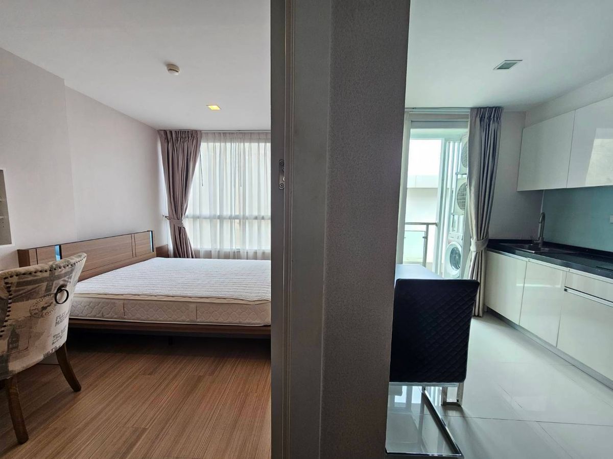 For RentCondoOnnut, Udomsuk : 🚆 Near the train! 1 bedroom, 1 water, only 350 m.