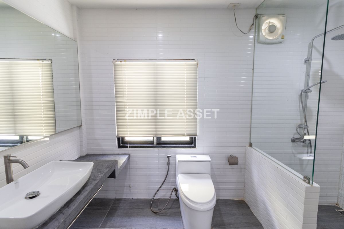 ให้เช่าสีลม ศาลาแดง บางรัก : Line ID : @zimple_asset ห้องพักตกแต่งสไตล์คลาสสิคย่านสุรวงศ์ ฟูลเฟอร์นิท เงียบสงบ ฟรีไวไฟ รับสัญญาเช่าระยะสั้น ไม่ไกลจากBTS สุรศักดิ์