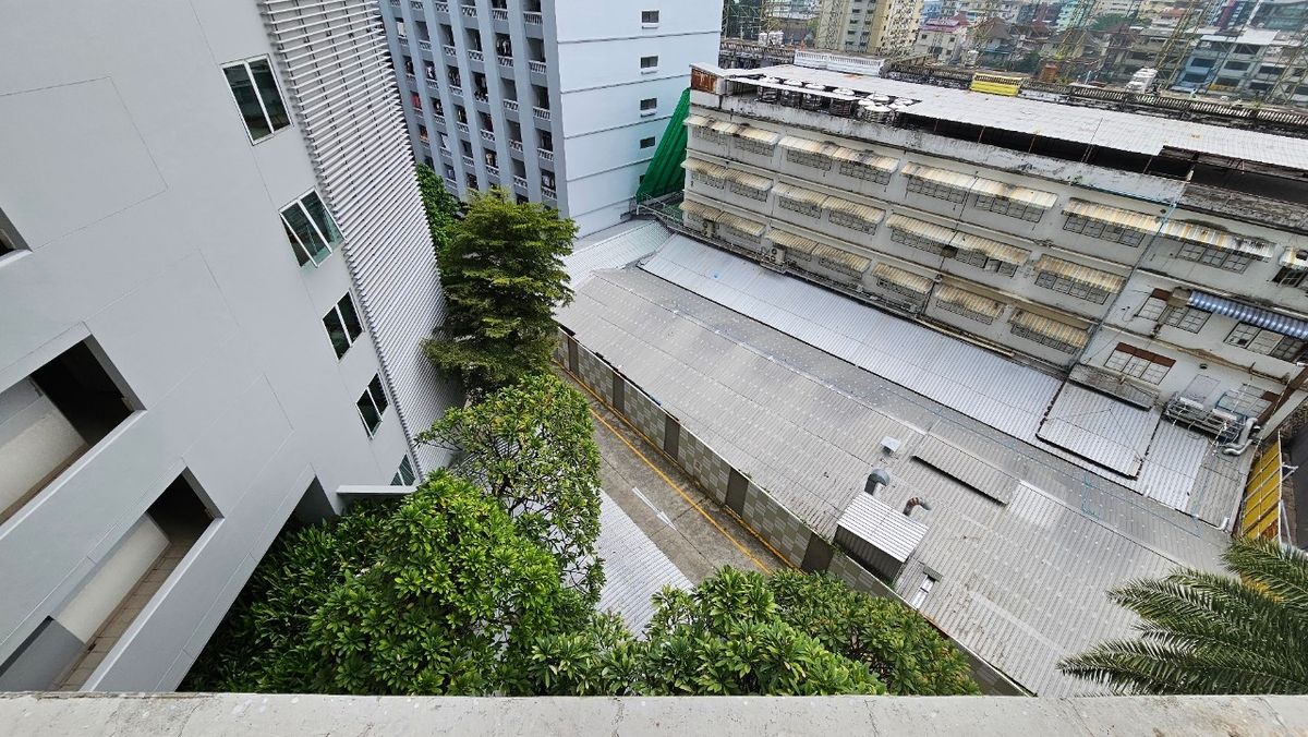 For SaleCondoSathorn, Narathiwat : Condo for sale The Star Estate at Narathiwas (The Star Estate at Narathiwat) 72 square meters, 7th floor, Narathiwat Rajanagarindra Road. Near Ratchadaphisek Road Behind Lotus Rama 3, Chong Nonsi Subdistrict, Yannawa District, Bangkok