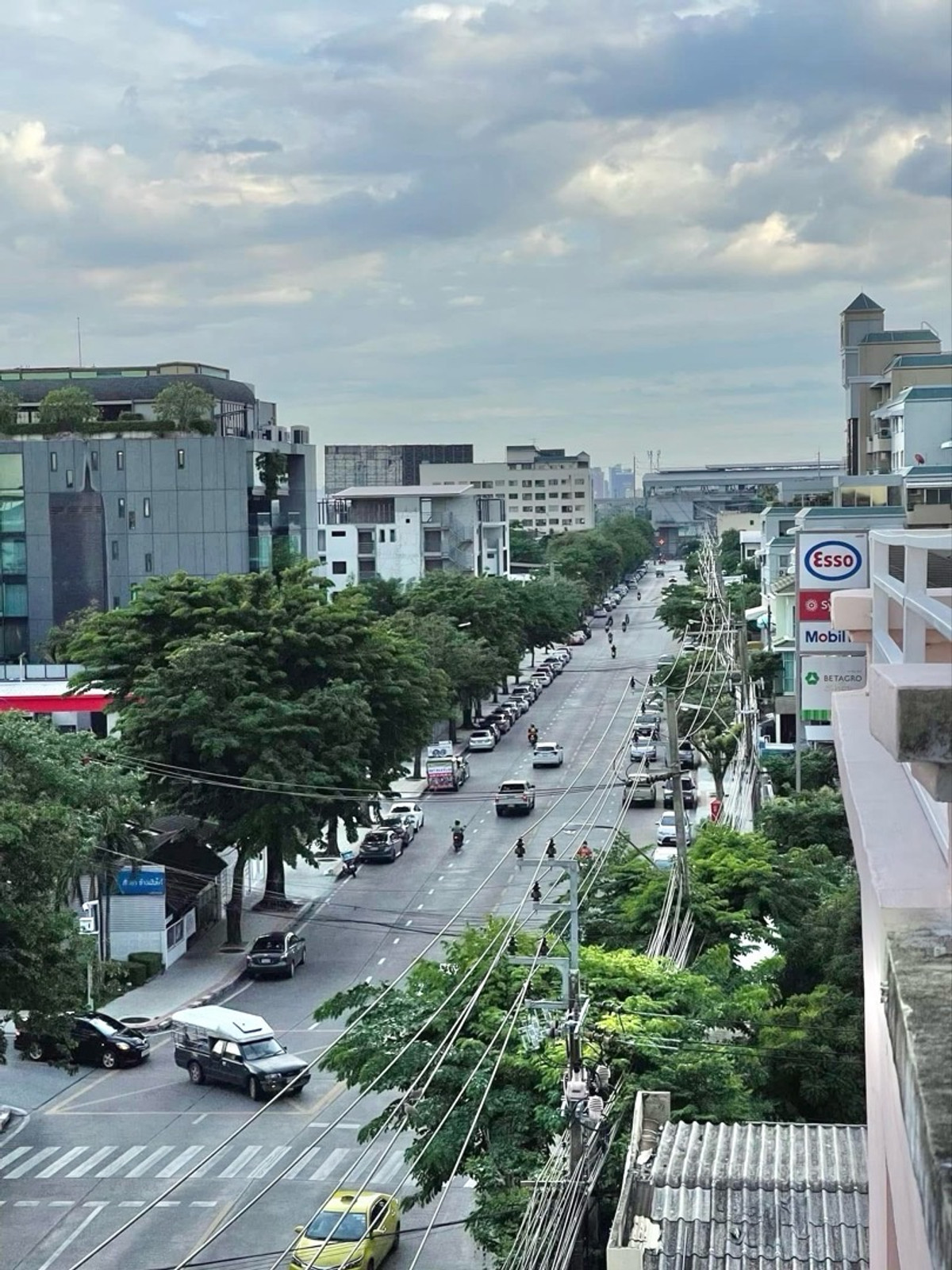 🔥30385🔥ให้เช่าทาวน์โฮมพื้นที่ธุรกิจ / ร้านค้า/ออฟฟิศ📌ทำเลทอง ติดถนนลาดพร้าว 71 🌐LINE ID : @fastforrentcondo Loading...