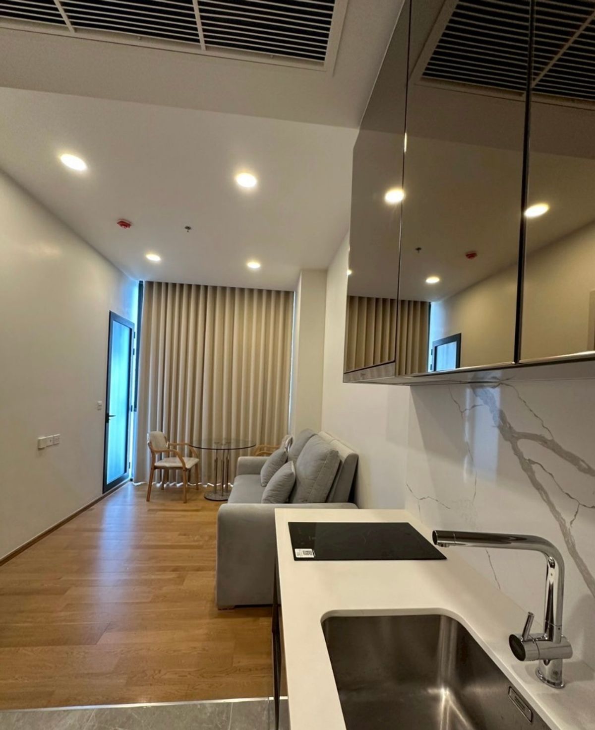 For RentCondoRatchathewi,Phayathai : Signature 2 Mid -Town, beautiful, good location, ready to be near the Ratchathewi BTS. Interested in Atline.@841QLNR