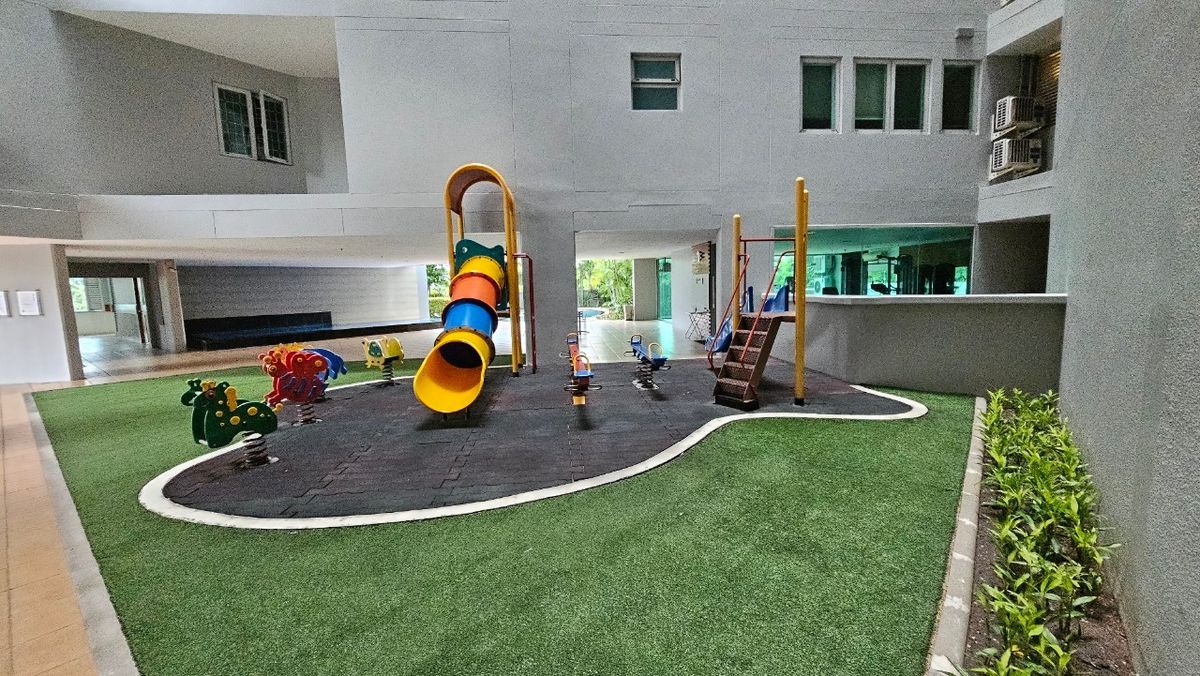 For SaleCondoSathorn, Narathiwat : Condo for sale The Star Estate at Narathiwas (The Star Estate at Narathiwat) 72 square meters, 7th floor, Narathiwat Rajanagarindra Road. Near Ratchadaphisek Road Behind Lotus Rama 3, Chong Nonsi Subdistrict, Yannawa District, Bangkok